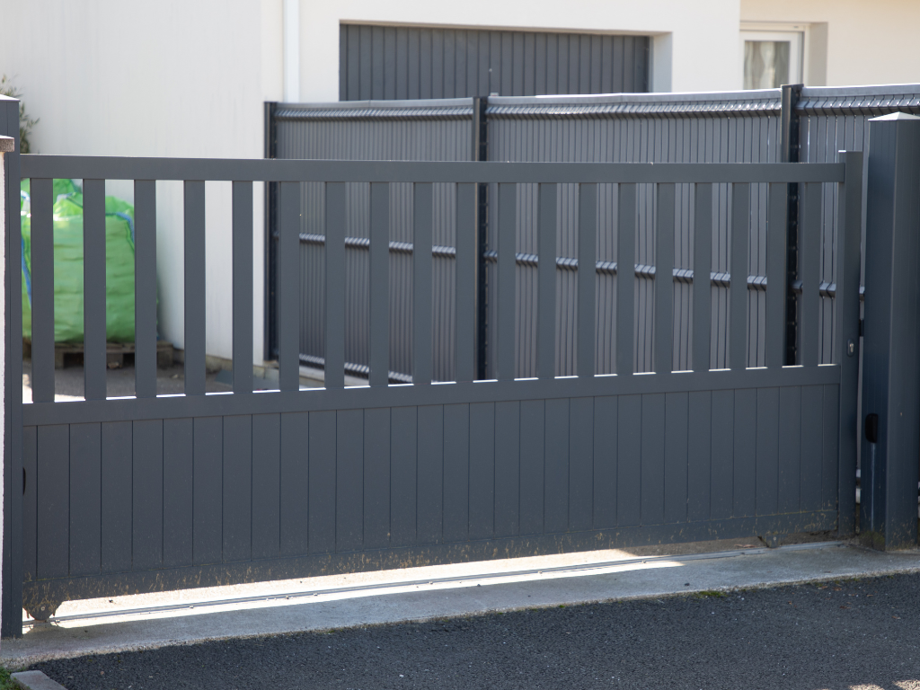 Aluminium vs Steel Gate Singapore: Which Lasts? Which gate material actually lasts longer by the coast?